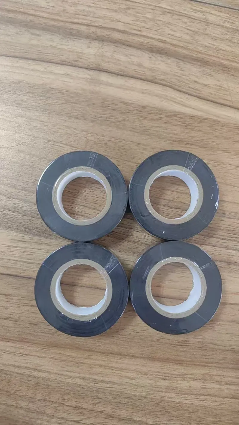 विभिन्न प्रकार के दो तरफा टेप के बीच अंतर कैसे करें?